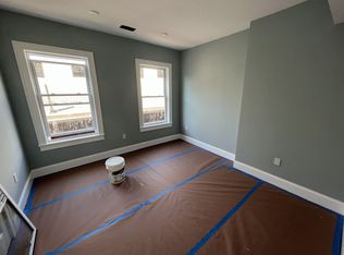 27 Alpine St #1F, Somerville, MA 02144