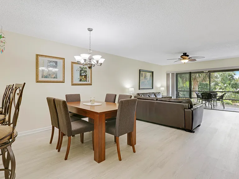 1600 NE Dixie Hwy #10-203 — Photo 11