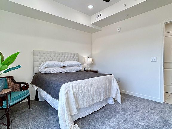 4th image of 129 Sugarfoot Way #400