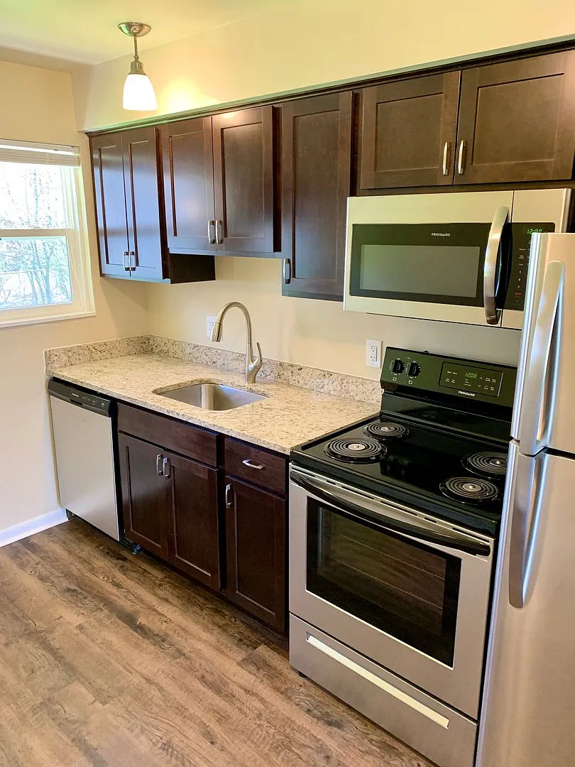 Clawson Park Apartments — Photo 1