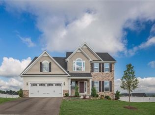 112 Riviera Dr, Pittsburgh, PA 15229