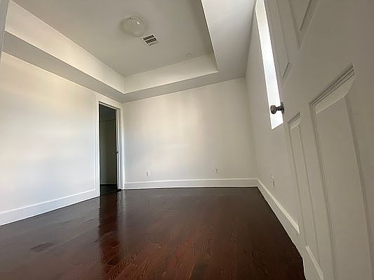 5th image of 40 Troutman St #11