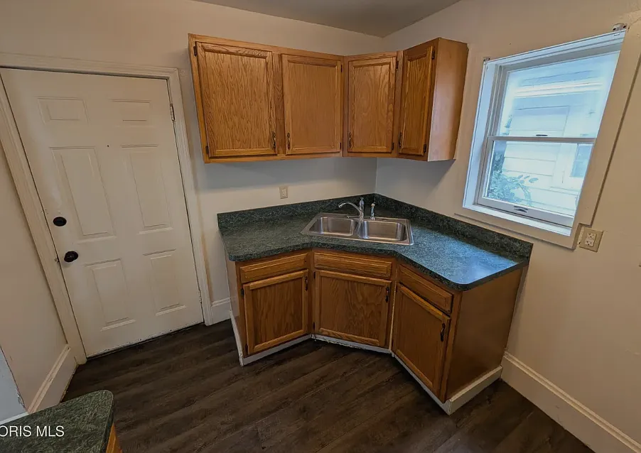 3 bed, 1236 sqft, $1,200 — Photo 3