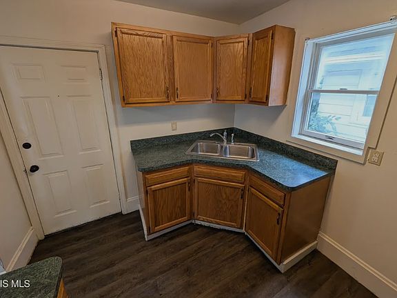 3rd image of 1212 Paxton St