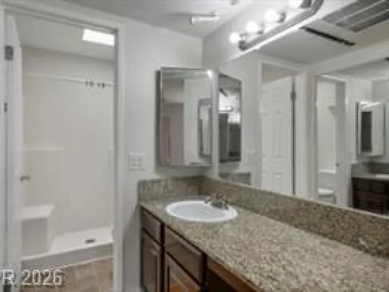 5170 S Jones Blvd #206 — Photo 14
