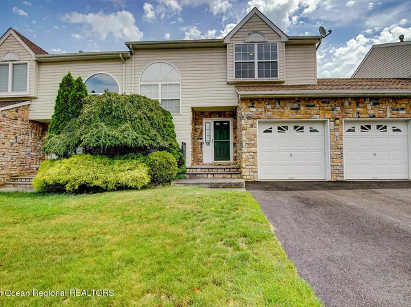 35 Kingfisher Court, Marlboro, NJ 07746