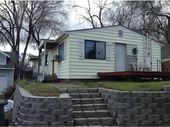 1118 Lorenzen St photo 1