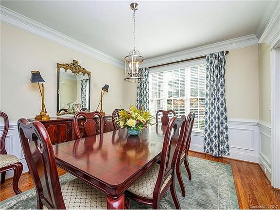 3rd image of 146 English Ivy Ln