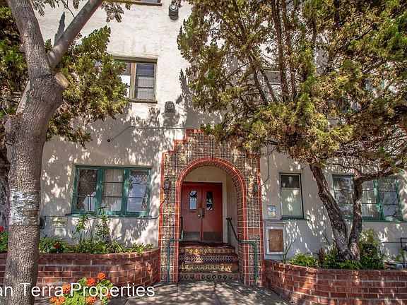 3rd image of 914 17th St #16
