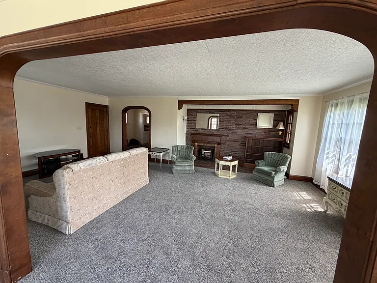 489 W Judson Ave — Photo 11