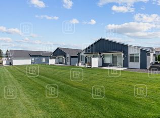 618 E Crescent Dr #1, Greenacres, WA 99016