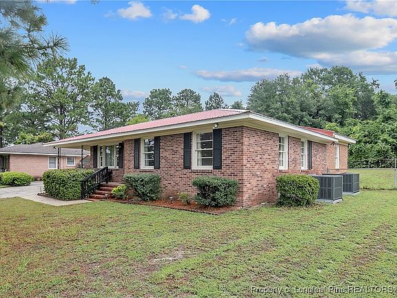 2nd image of 4914 Pinewood Dr