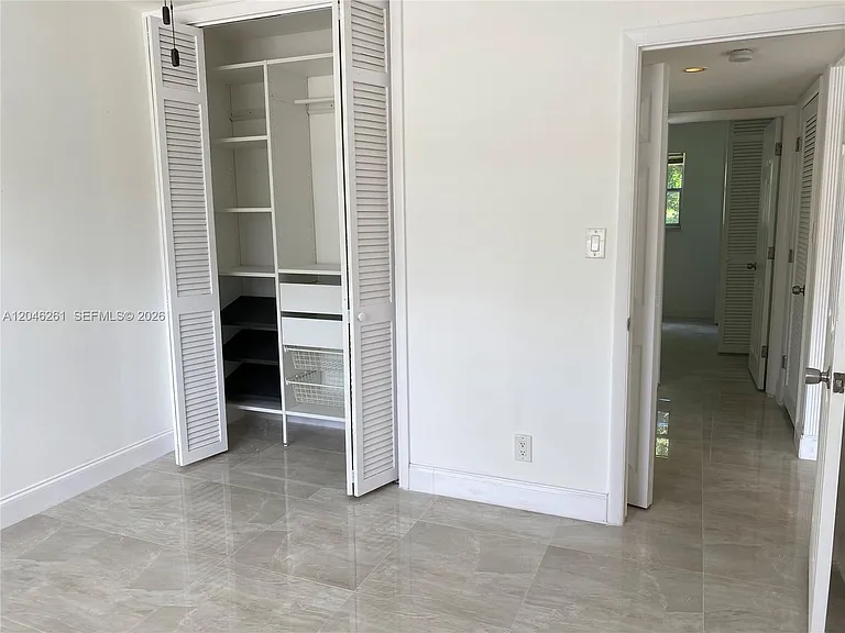 601 SE 5th Ct #208 — Photo 15