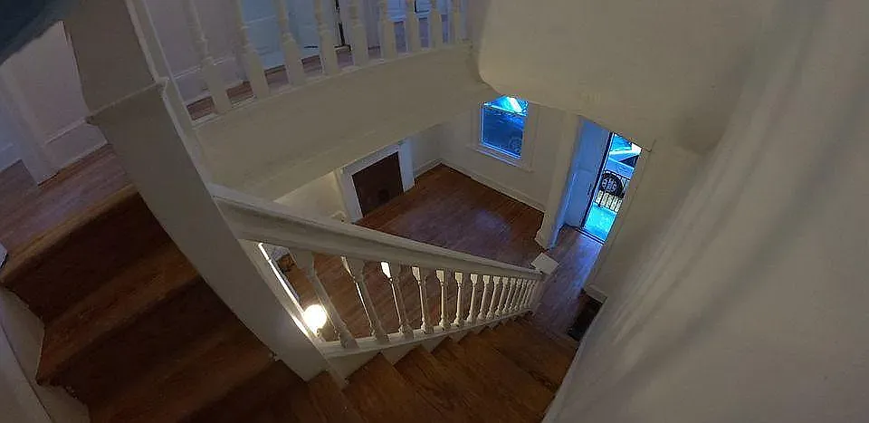 2 bed, 750 sqft, $1,600 — Photo 2