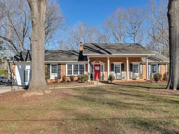 327 Wilson St, Eden, NC 27288