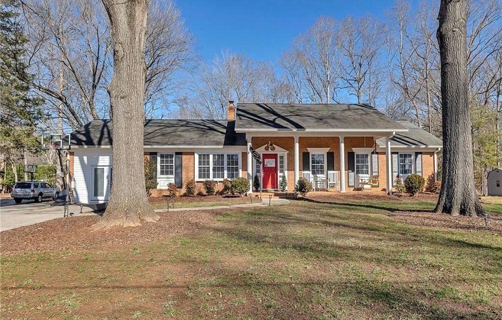 327 Wilson St - Property Image