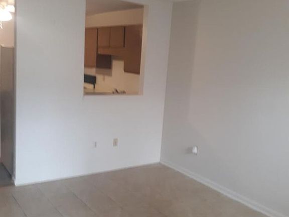 2nd image of 1522 Parkway Ct Unit B7