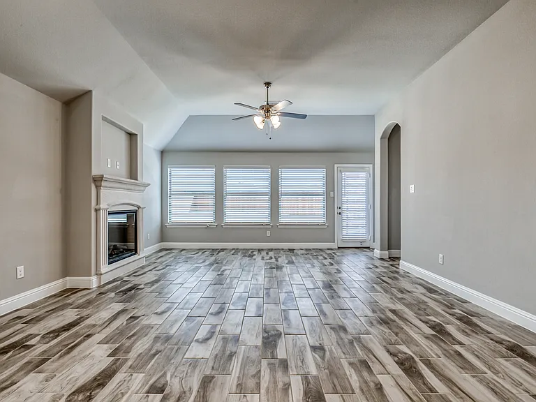 207 Gardenia Dr — Photo 5