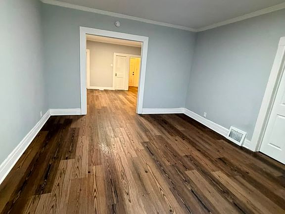 5th image of 4603 Central St #1