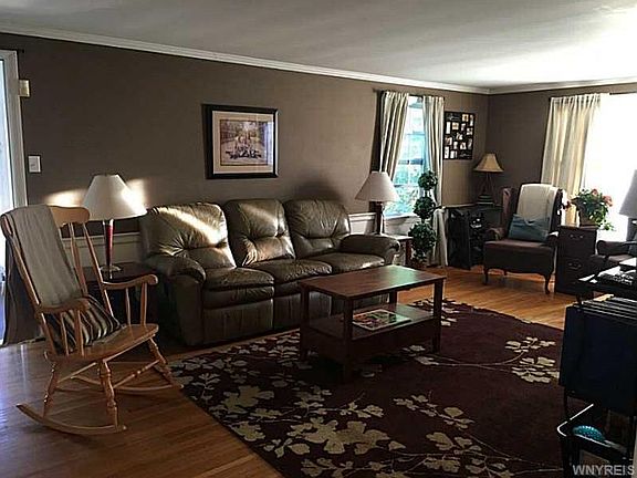 4th image of 574 Harris Hill Rd