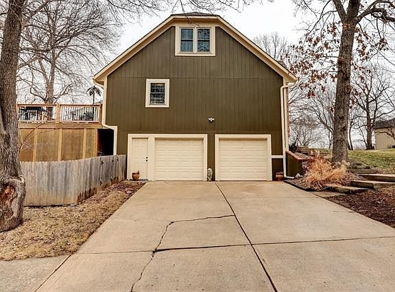 5th image of 4027 NE Woodridge Dr