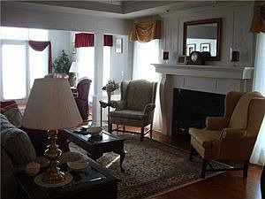 4th image of 8111 Laurel Park Ln