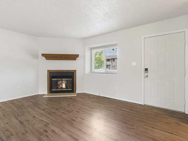 1711 E Walnut Lawn St — Photo 7