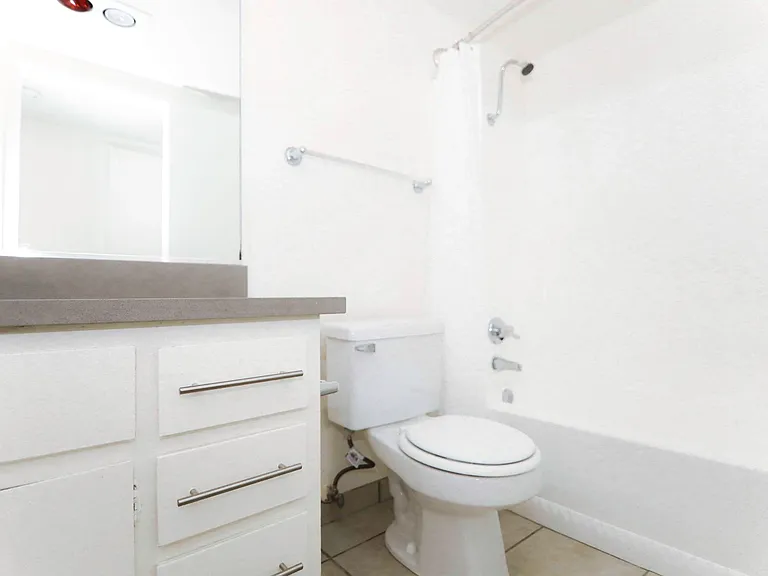 316-356 W. Meda Ave. Glendora CA. 91741 — Photo 18