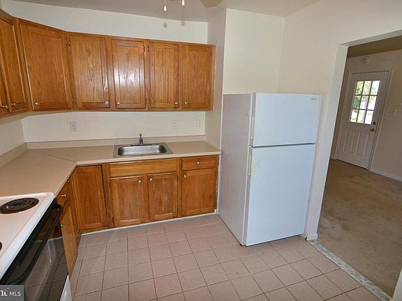 4th image of 633 Tebbston Dr