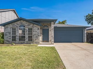 111 Moss Hill Dr, Arlington, TX 76018