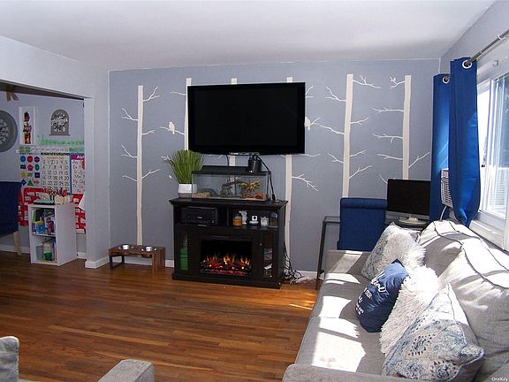 3rd image of 726 Taylor Ave