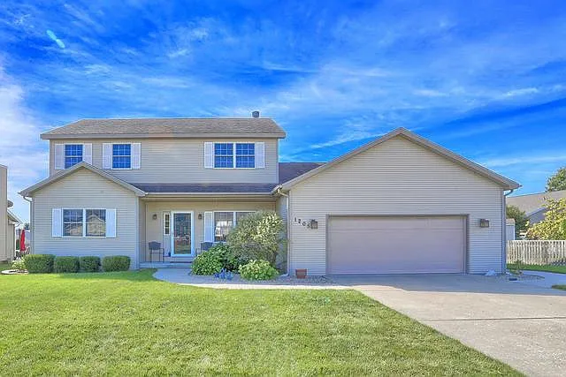 1205 Highland Dr photo 1