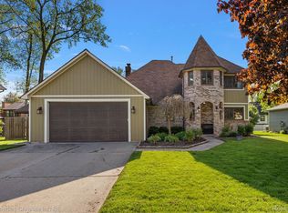 39224 Camp St, Harrison Township, MI 48045