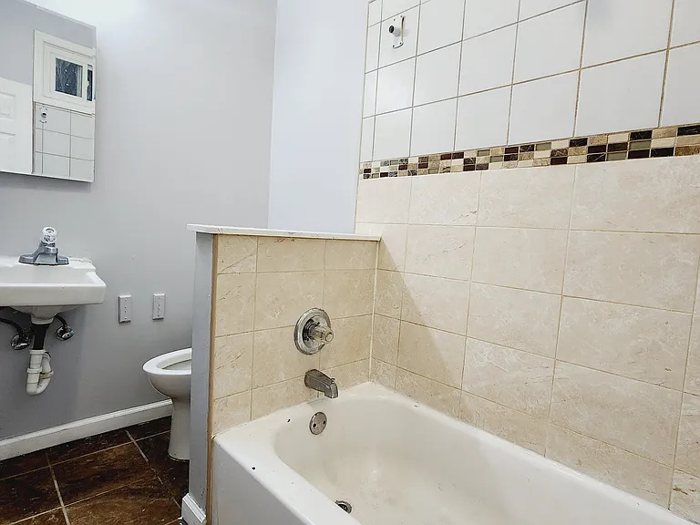100 Wilkinson Ave #1 — Photo 7