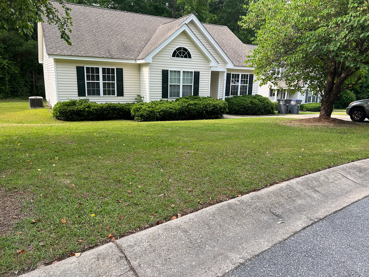 3 bed, 1370 sqft, $1,500 — Photo 1