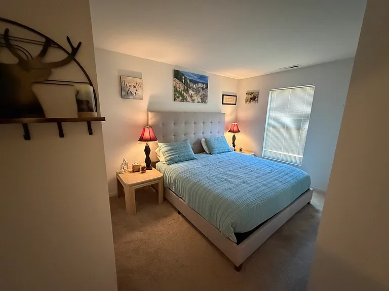 465 Metropolitan St — Photo 13