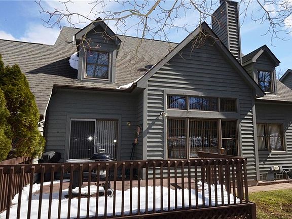4th image of 9079 Woodcrest Dr