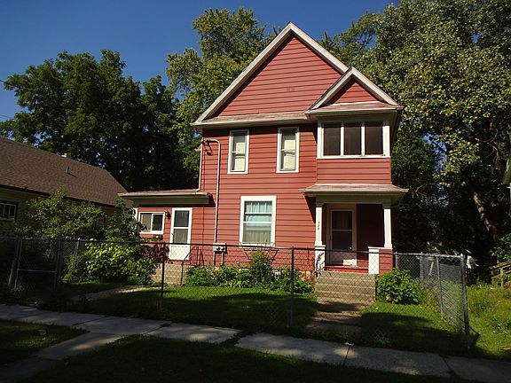 2nd image of 520 Oakley Ave