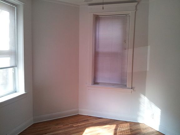 3rd image of 3721 N Wolcott Ave #1
