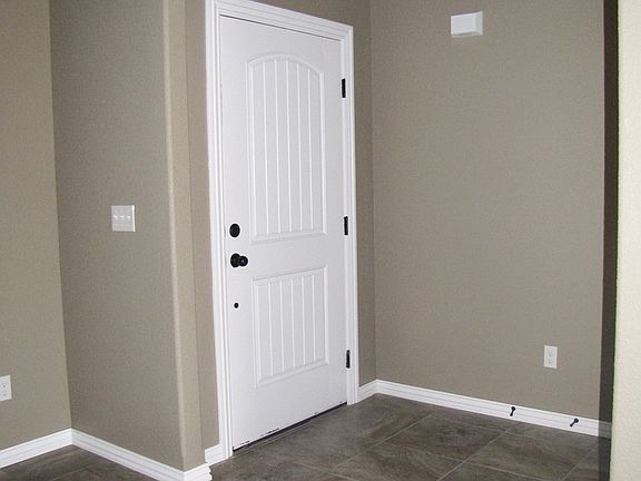 2nd image of 1620 Gallant Fox Ln