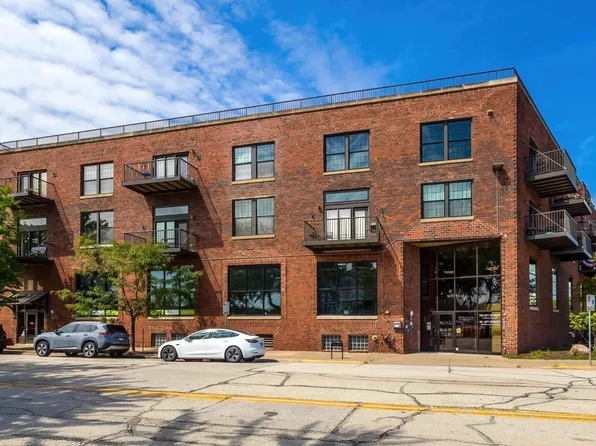 110 19th St Suite 205, Rock Island, IL 61201