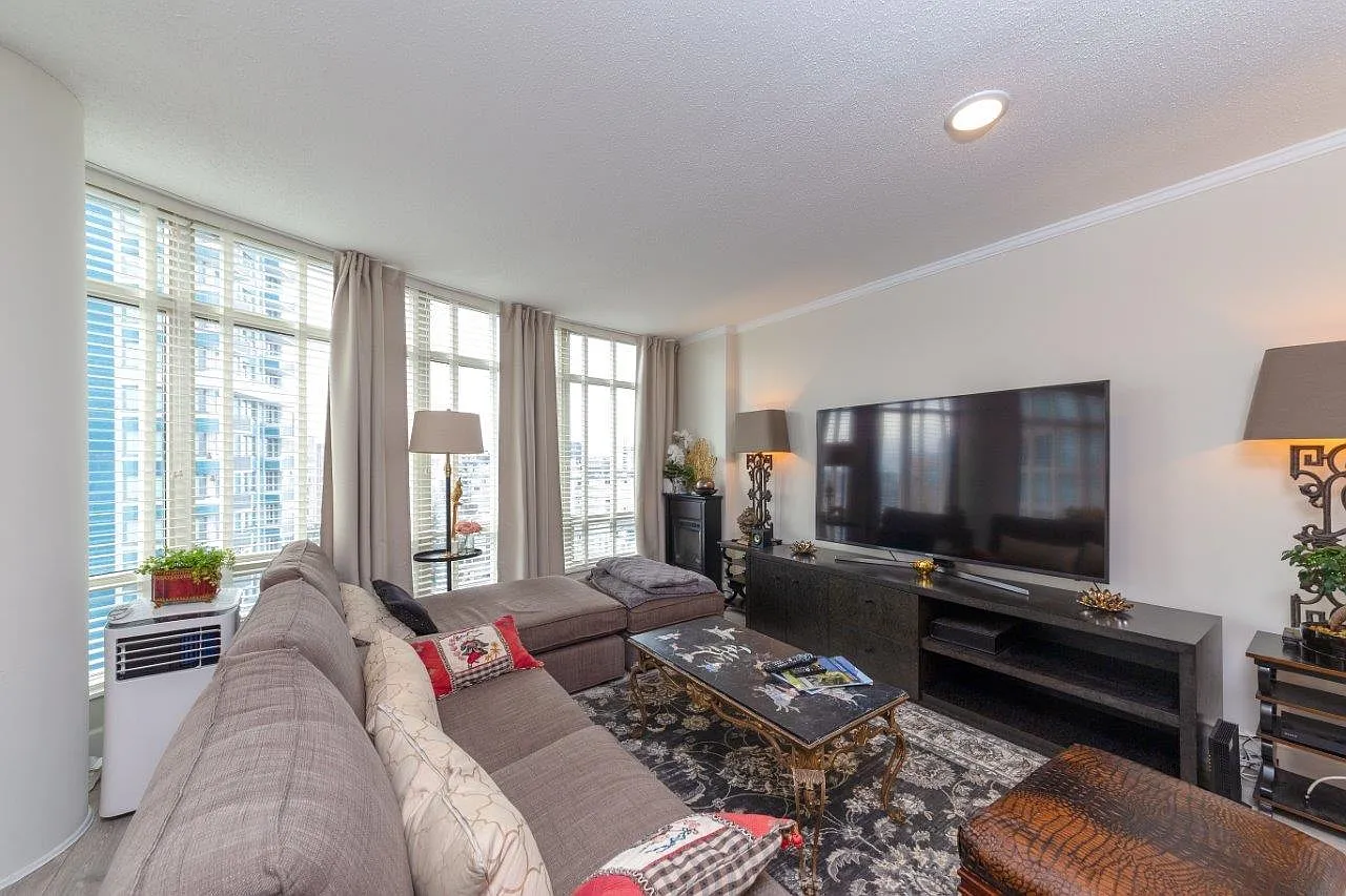 2 bed, 900 sqft, $3,800 — Photo 3