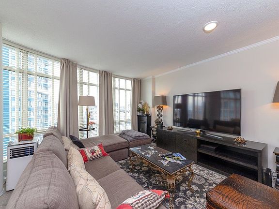 3rd image of 1288 Alberni St #1502
