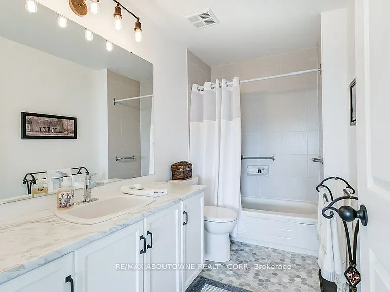 2511 Lakeshore Rd W #519 — Photo 20