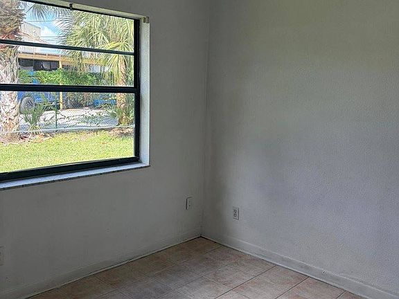3rd image of 1021 SE Monterey Rd #1-17