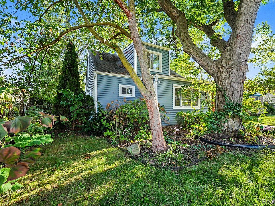 51 W Harry Ave, photo 3