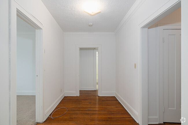 2nd image of 2433 Overlook Rd Unit 21