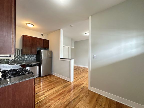 4th image of 347 Park Ave #M02r