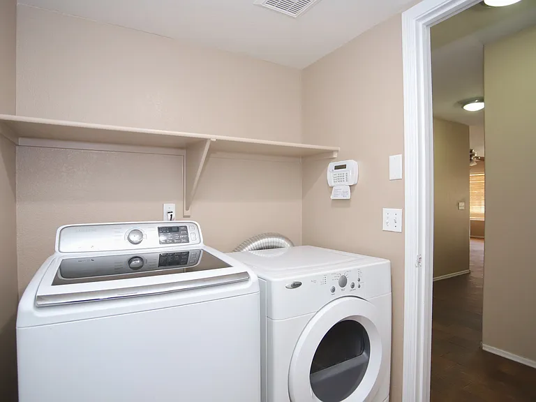842 N Naples Dr — Photo 40