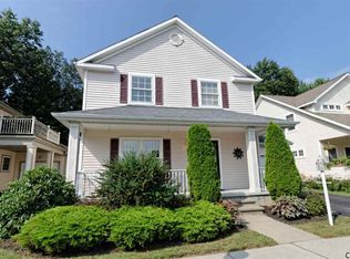 7 Thoroughbred Dr, Saratoga Springs, NY 12866